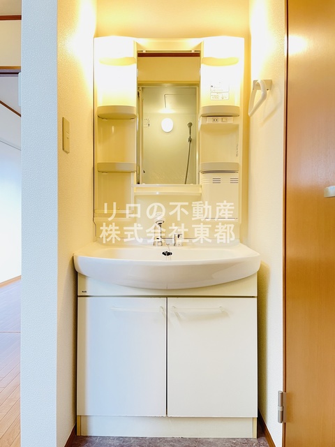 洗面設備　嬉しい洗面台は独立タイプ！