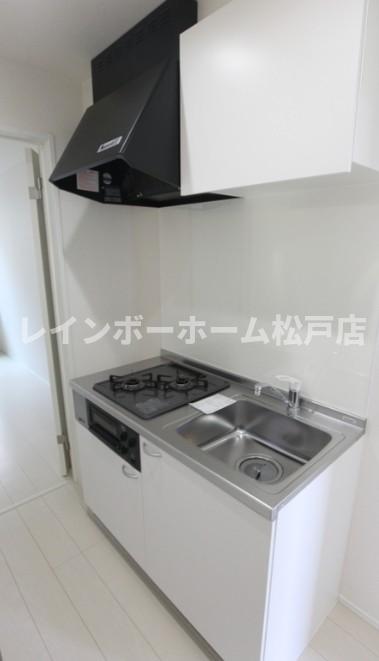 キッチン　コンパクトなキッチンで掃除もラクラク