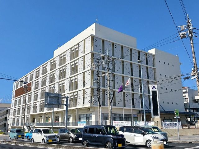 役所　豊見城市役所（役所）まで700m