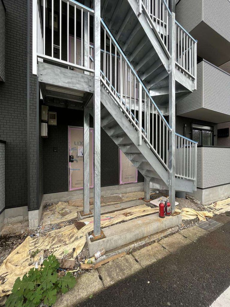 エントランス　駐車場