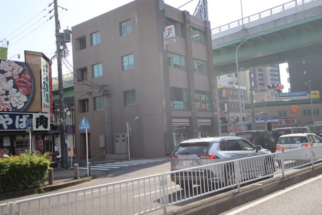 コンビニ　セブン-イレブン 名古屋庄内通駅前店（コンビニ）まで100m