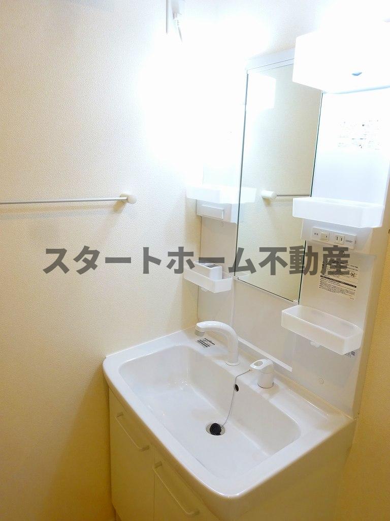 洗面設備　コンパクトで使いやすい洗面所
