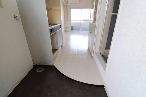 玄関　※別部屋の写真です