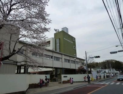 小学校　東深井小学校（小学校）まで650m