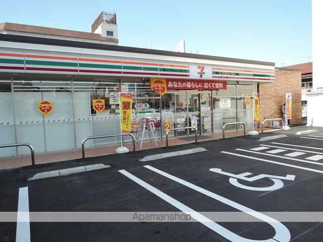 コンビニ　セブンイレブン（コンビニ）まで477m
