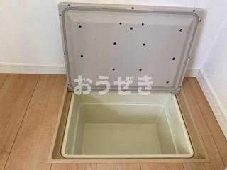 玄関　床下収納