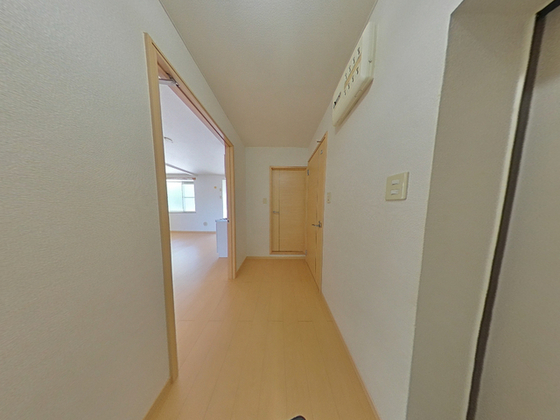 ニューエルディム山本の玄関写真