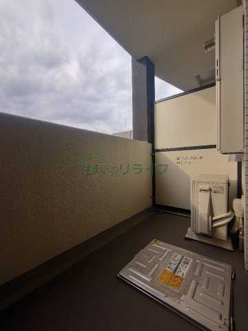 バルコニー　別部屋の参考写真になります。