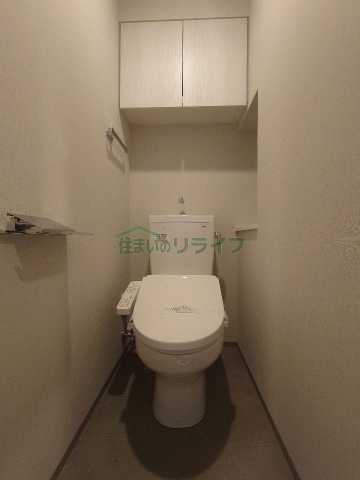 トイレ　別部屋の参考写真になります。