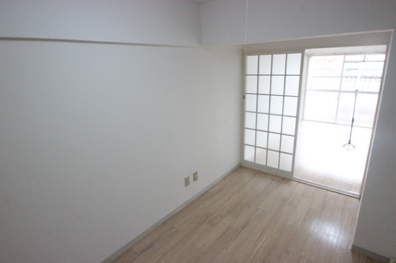 居室・リビング　※別部屋の写真です