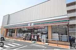 コンビニ　セブンイレブン足立入谷1丁目店（コンビニ）まで368m