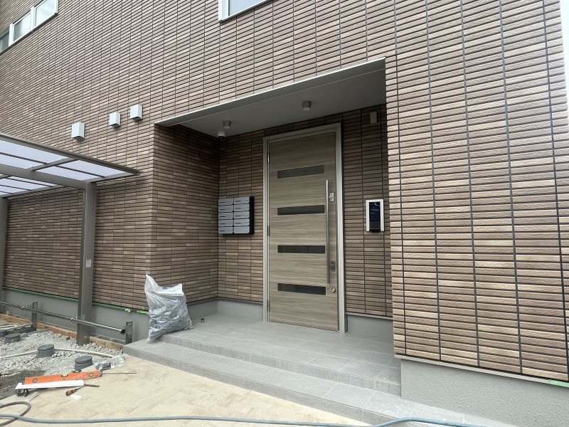 エントランス　オートロック付きエントランス