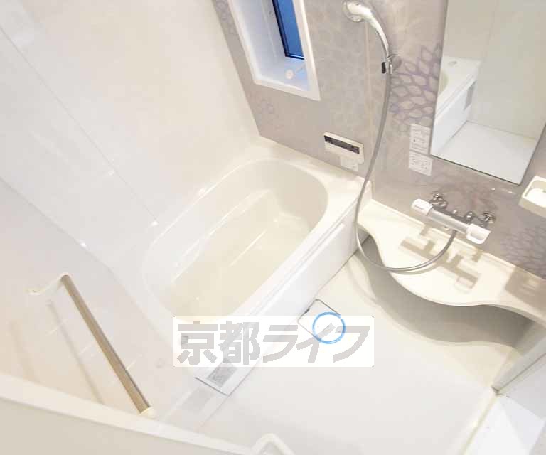 バス・シャワールーム　広々快適バス
