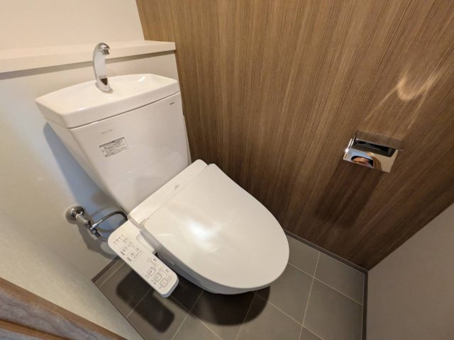 THE SENSE RESIDENCE 甲南山手のトイレ写真