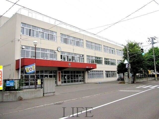 小学校　札幌市立美園小学校（小学校）まで544m
