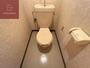 トイレ　落ち着いた色調のトイレです