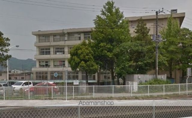 中学校　千代中学校（中学校）まで1202m