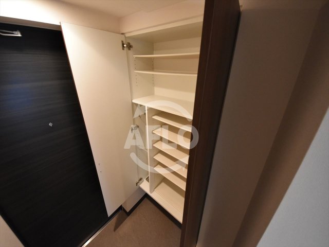 収納　エスリード大手前　シューズボックス