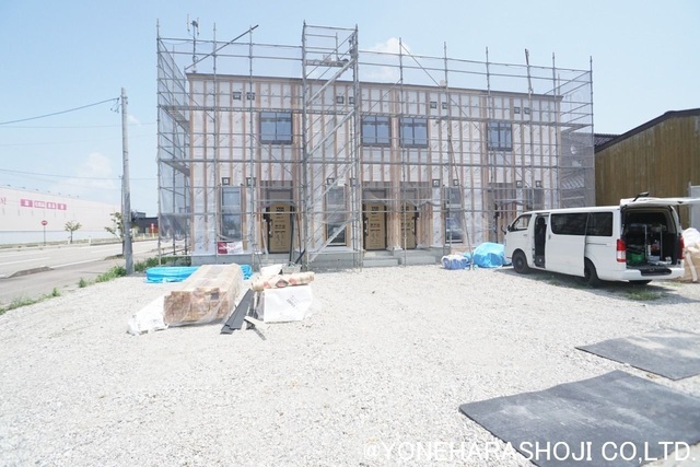 建物外観　建築中