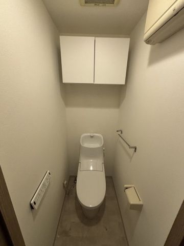 東急東横線 中目黒駅 徒歩2分 14階建 築30年のトイレ写真