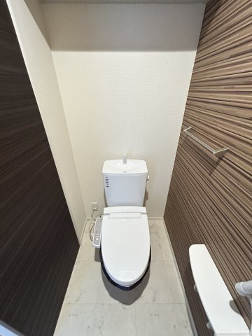 山陽電鉄本線 播磨町駅 徒歩15分 2階建 築11年のトイレ写真