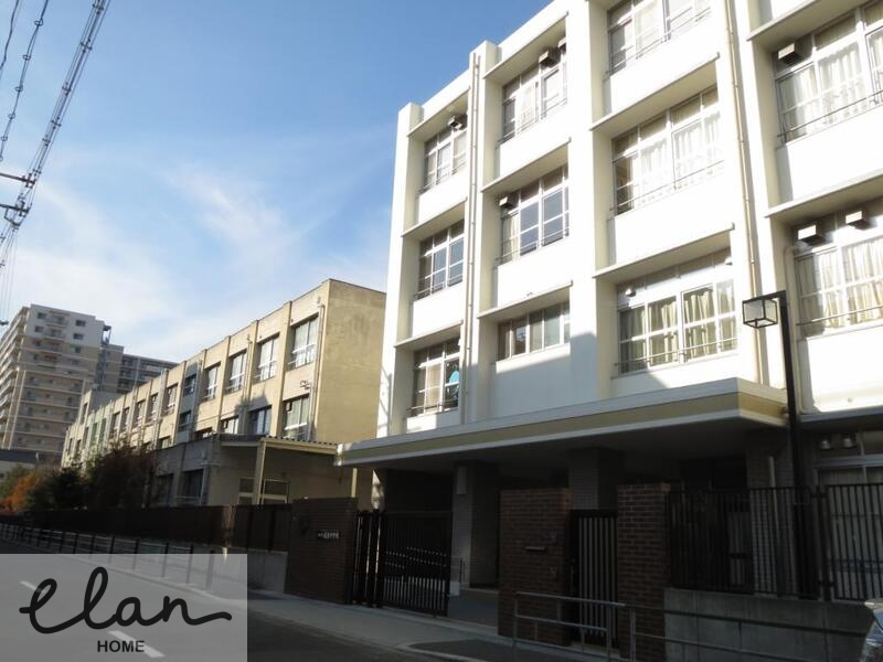 中学校　大阪市立城東中学校（中学校）まで369m