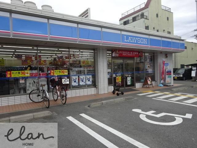 コンビニ　ローソン 諏訪三丁目店（コンビニ）まで243m