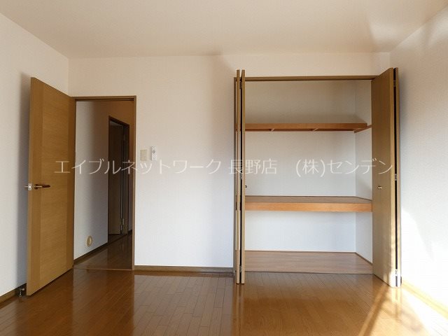 収納　画像は202号室です（参考）