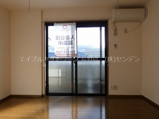 居室・リビング　画像は202号室です（参考）