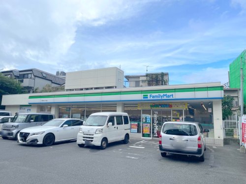 コンビニ　ファミリーマート中野中央一丁目店（コンビニ）まで293m