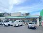 コンビニ　ファミリーマート中野中央一丁目店（コンビニ）まで293m