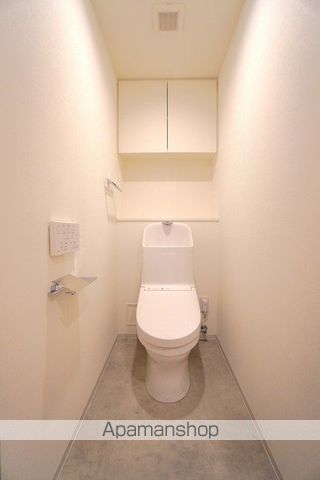 都営浅草線 宝町駅 徒歩3分 12階建 築3年のトイレ写真