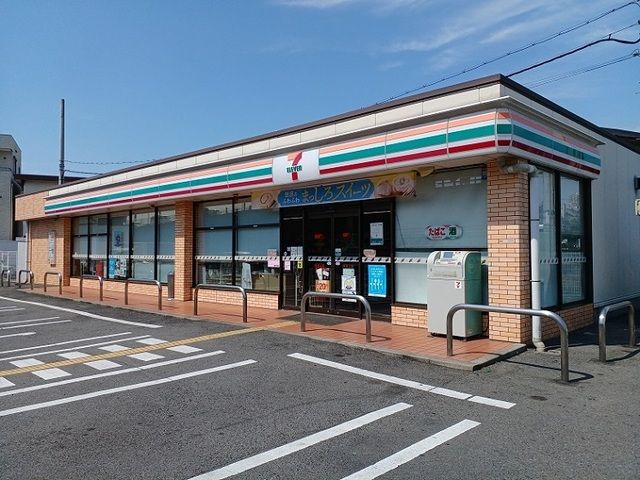 コンビニ　セブンイレブン様（コンビニ）まで240m