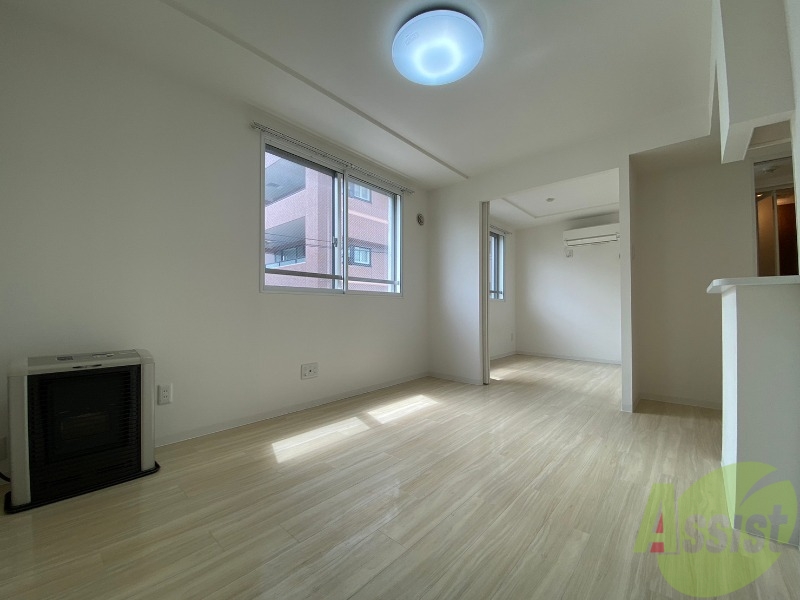 居室・リビング　広くてキレイなお部屋が広がっていて、充実した生活が送れそう。