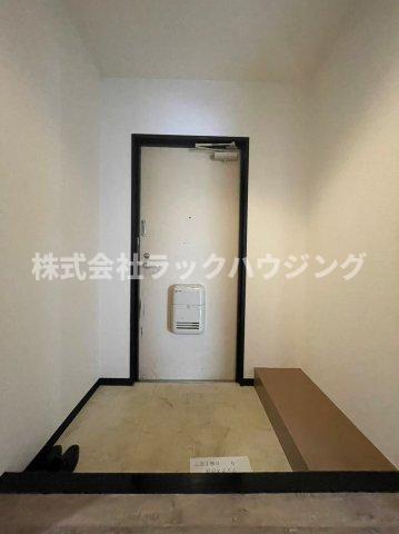 玄関　【お部屋探しはラックハウジングにお問合せ下さいませ】