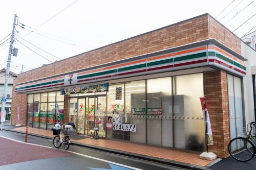 コンビニ　セブンイレブン 大田区西糀谷4丁目店（コンビニ）まで581m