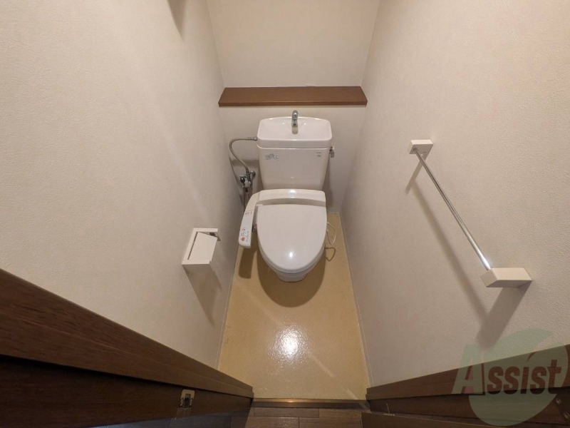 トイレ　こちらはトイレです。清潔感があり、安心して使用できます。