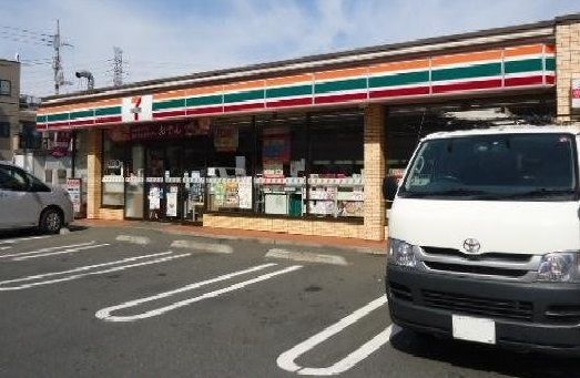 コンビニ　セブンイレブン（コンビニ）まで100m