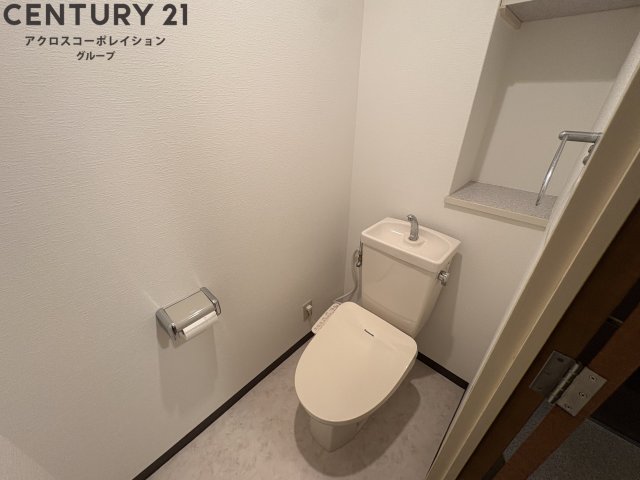 トイレ　シンプルで掃除のしやすいトイレです！