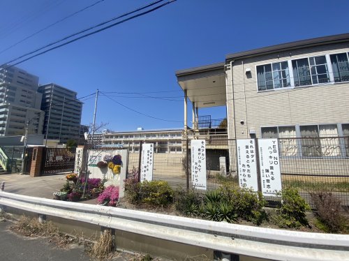 小学校　尼崎市立　上坂部小学校（小学校）まで1092m