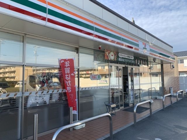 コンビニ　セブンイレブン 袋井方丈店（コンビニ）まで400m