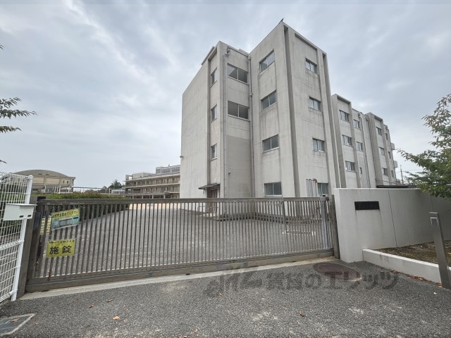 小学校　宝塚市立長尾小学校（小学校）まで650m