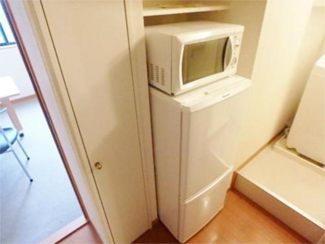 キッチン　家電付き電子レンジ、冷蔵庫