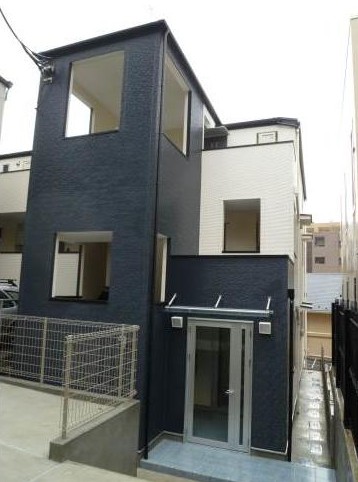 建物外観　オートロック付きです