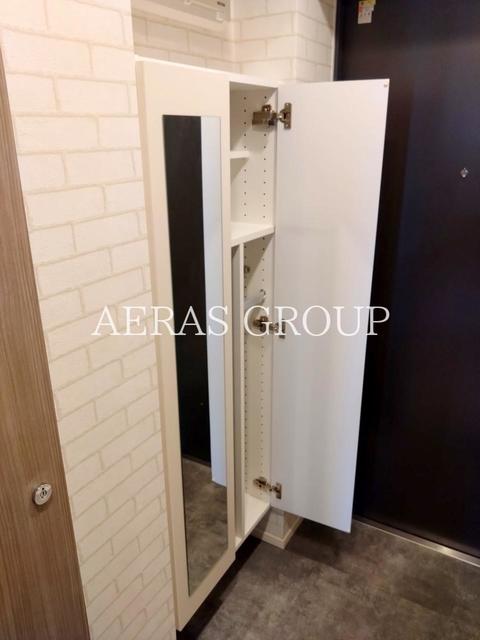 ストーリア市川行徳の玄関写真