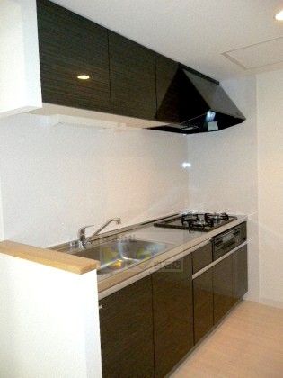 キッチン　人気で使用しやすい独立型システムキッチンです♪