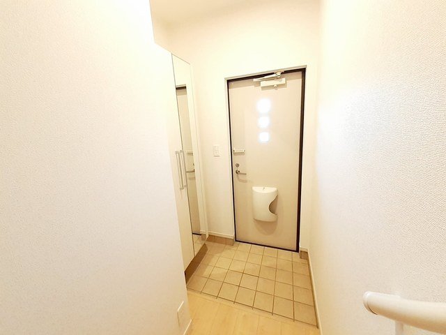 玄関　収納もある玄関です