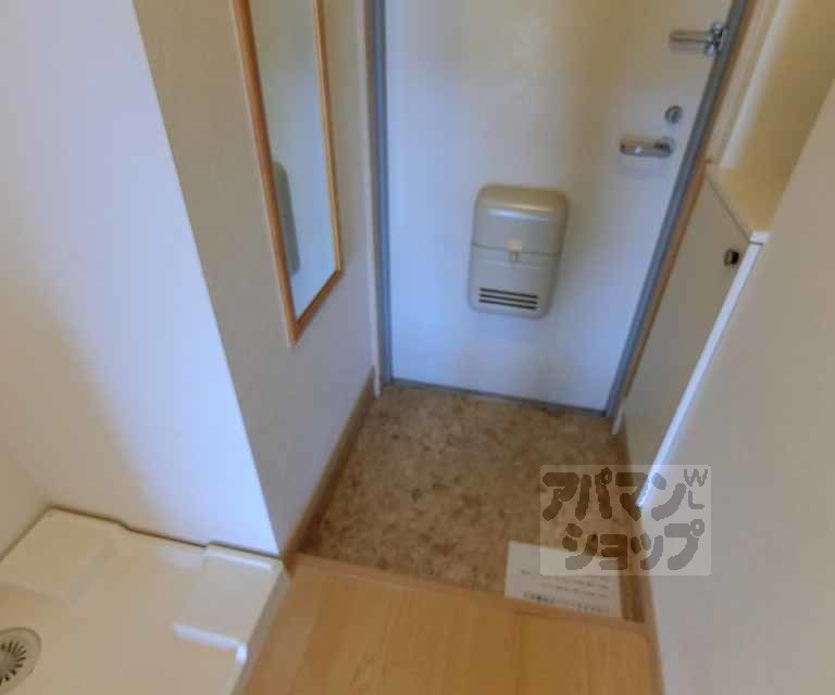 フラッティ壬生坊城の玄関写真