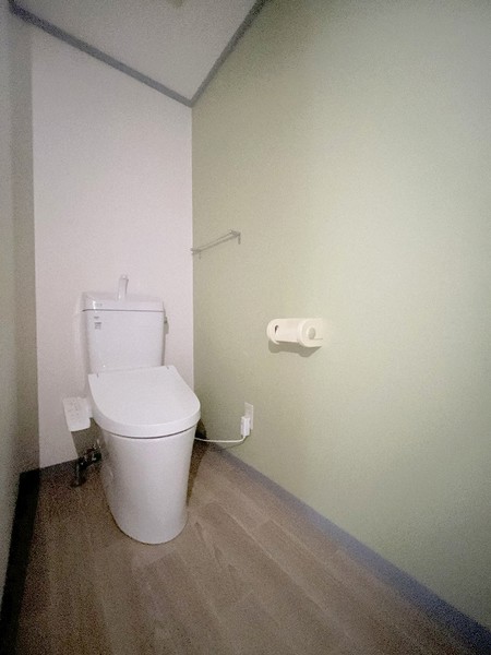 阪急宝塚線 曽根駅 徒歩18分 3階建 築36年のトイレ写真