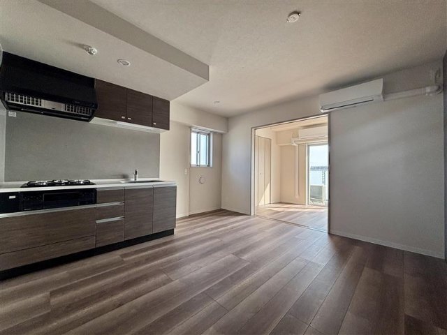 VORT中村IIresidenceの居間写真